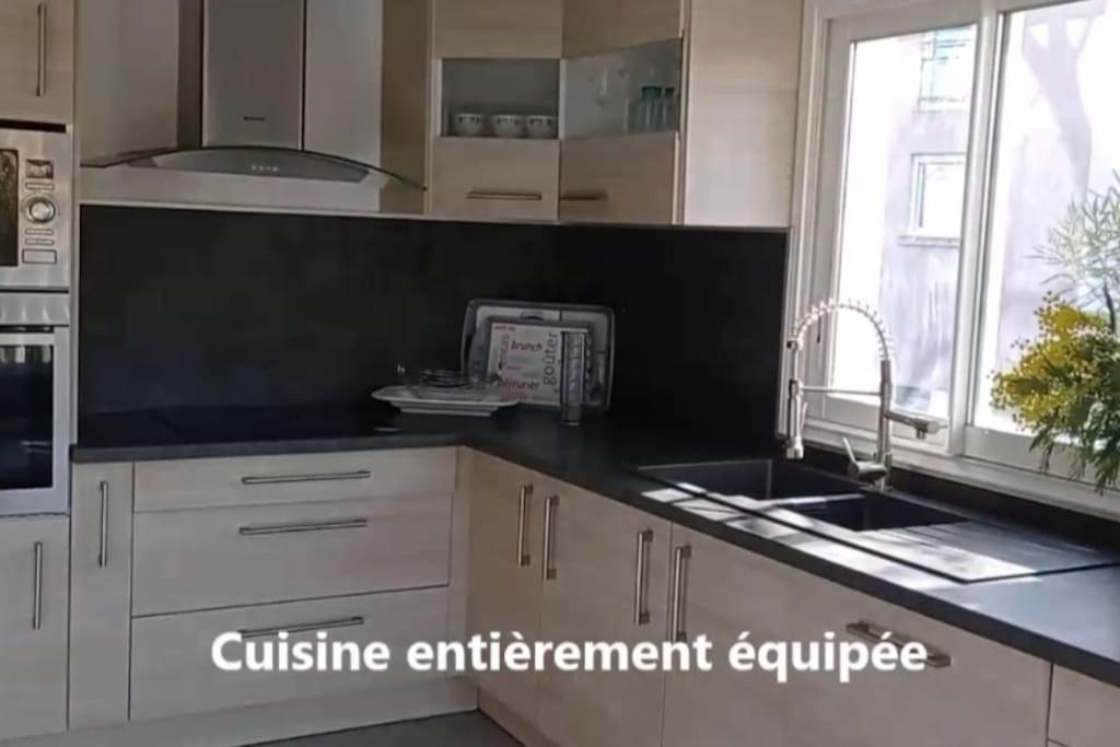 Maison Au Calme Avec Jardin Et Piscine Saint Raphael Eksteriør bilde